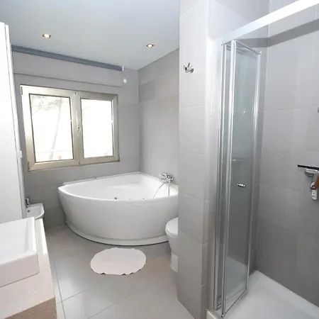 Holiday home Modern In Cela Velha